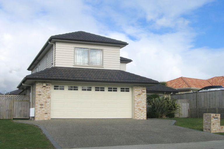 Photo of property in 6 William Woods Court, Flat Bush, Auckland, 2016