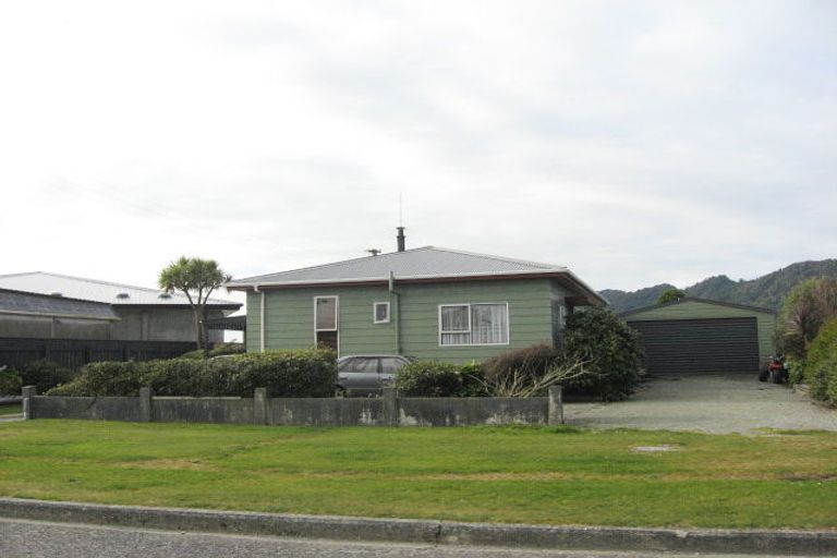 Photo of property in 1 Collins Street, Blaketown, Greymouth, 7805