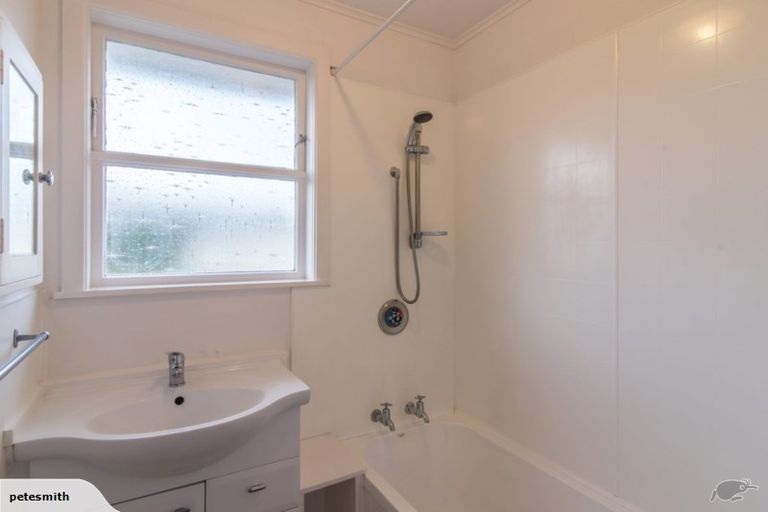 Photo of property in 24 Titoki Road, Raumati Beach, Paraparaumu, 5032