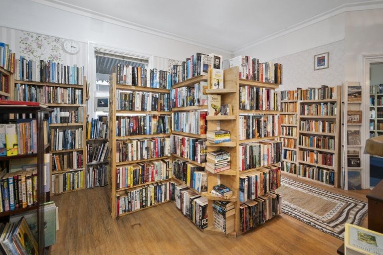 Photo of property in 89 Bridge Street, Bulls, 4818