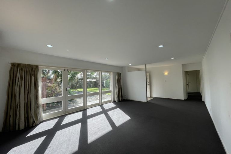 Photo of property in 43 Meadway, Sunnyhills, Auckland, 2010