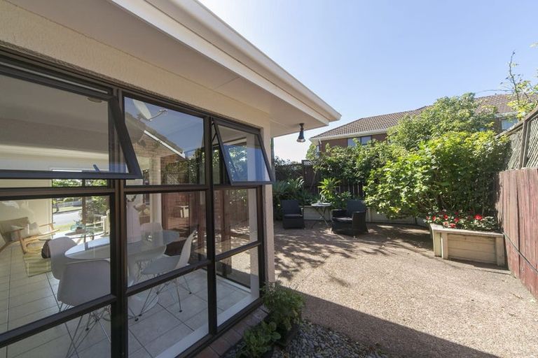 Photo of property in 13 Helga Crescent, Te Atatu Peninsula, Auckland, 0610