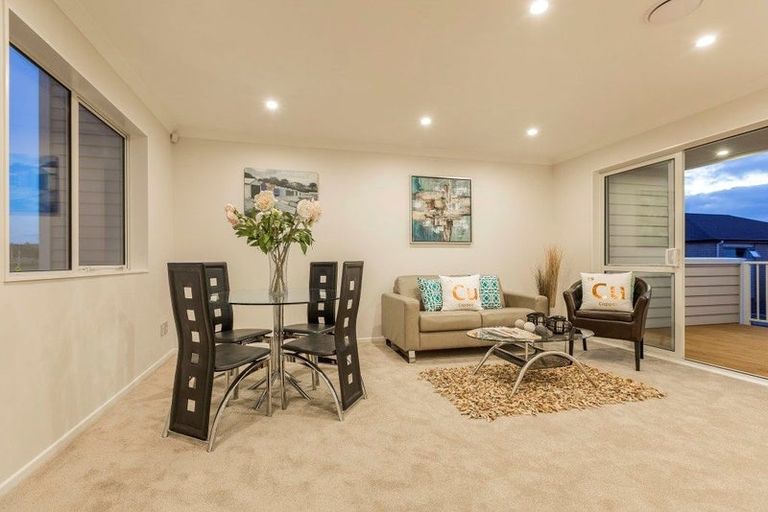 Photo of property in 1 Laquinta Place, Flat Bush, Auckland, 2019