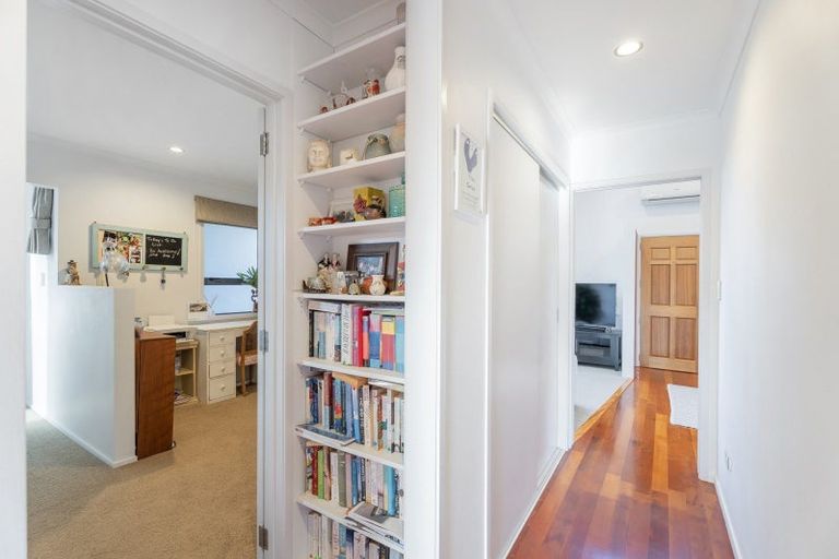 Photo of property in 18 Ringwood Place, Whitianga, 3510