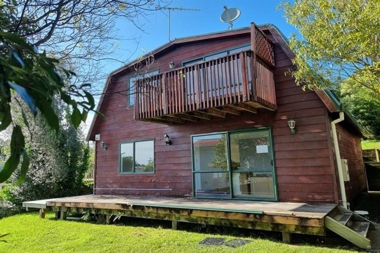 Photo of property in 1/80 Sunnyside Road, Sunnyvale, Auckland, 0612