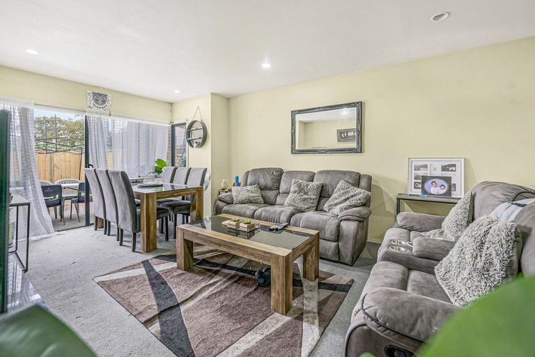 Photo of property in 11/202 Massey Road, Mangere East, Auckland, 2024