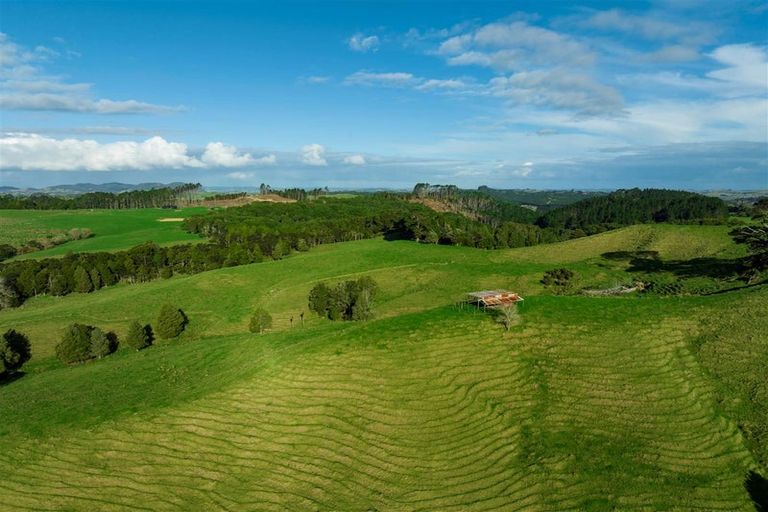 Photo of property in 435 Wairere Road, Paparoa, 0571