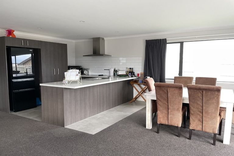 Photo of property in 32 Varsity Heights, Fitzherbert, Palmerston North, 4410