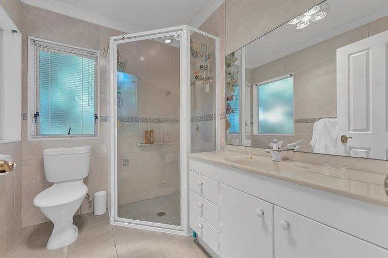 Photo of property in 60 Wattle Farm Road, Wattle Downs, Auckland, 2103