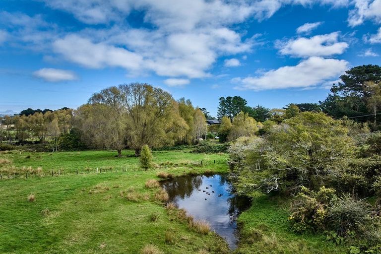 Photo of property in 138 Paekakariki Hill Road, Pauatahanui, Porirua, 5381