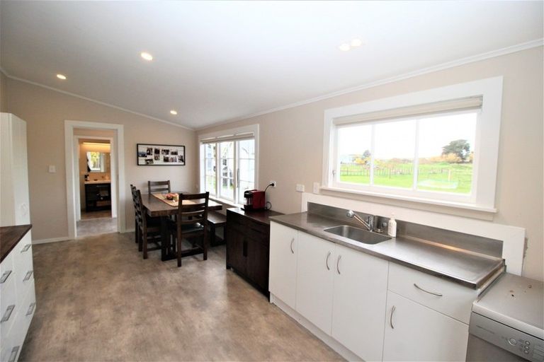 Photo of property in 38 Gladstone Street, Woodville, 4920