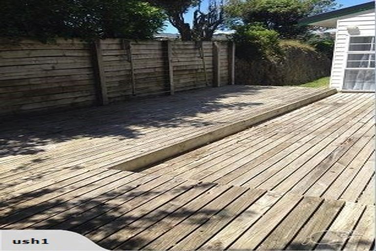 Photo of property in 53 Bassett Road, Johnsonville, Wellington, 6037