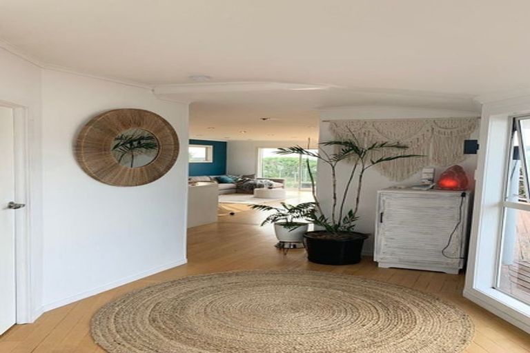 Photo of property in 103 Stanmore Bay Road, Stanmore Bay, Whangaparaoa, 0932