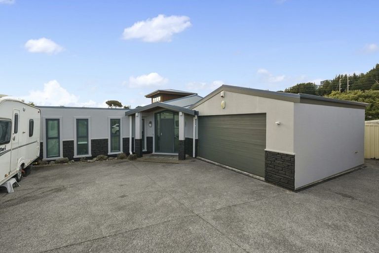 Photo of property in 3 Endeavour Drive, Whitby, Porirua, 5024
