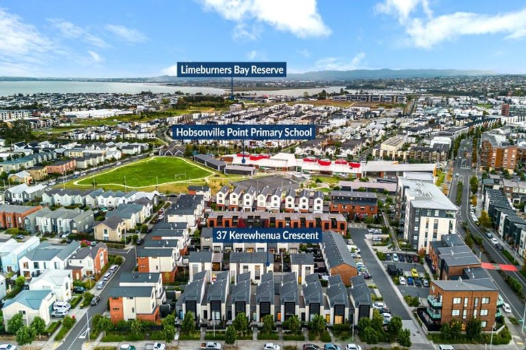 Photo of property in 37 Kerewhenua Crescent, Hobsonville, Auckland, 0616