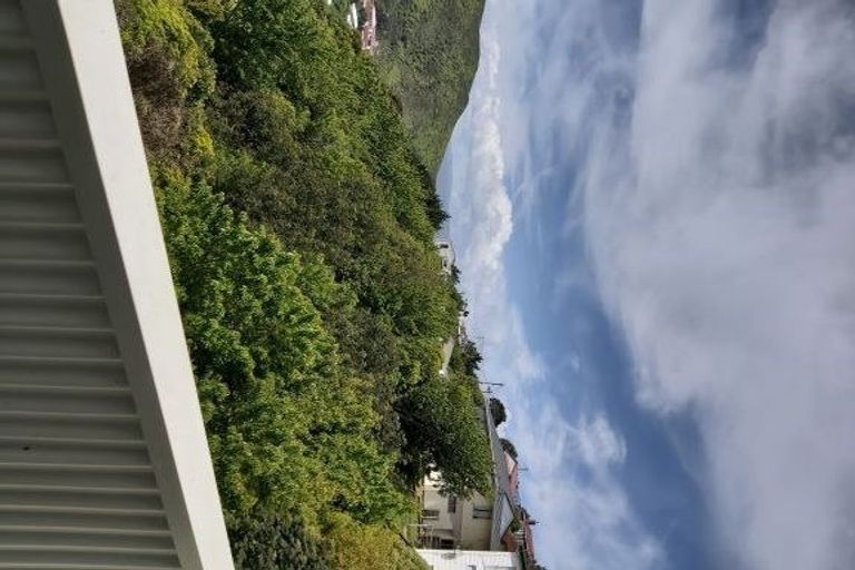 Photo of property in 3/4 Narbada Crescent, Khandallah, Wellington, 6035