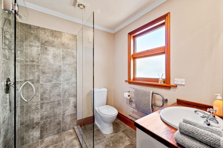 Photo of property in 32 Old Station Avenue, Wanaka, 9305