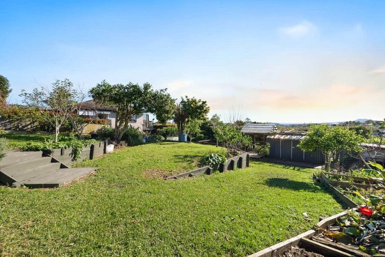 Photo of property in 150 Bleakhouse Road, Mellons Bay, Auckland, 2014