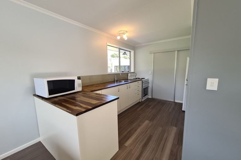 Photo of property in 2 Te Ngaere Place, Merrilands, New Plymouth, 4312