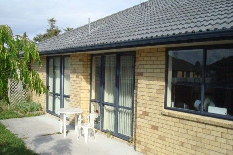 Photo of property in 15 Nobleman Place, Hamilton East, Hamilton, 3216