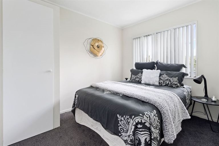 Photo of property in 2/13 John Street, Mangere East, Auckland, 2024