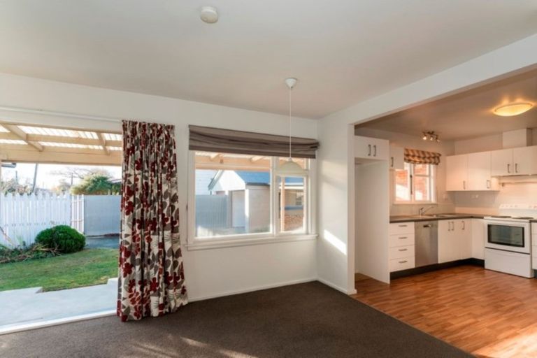 Photo of property in 27 Ravenna Street, Avonhead, Christchurch, 8042
