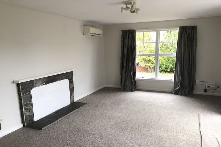 Photo of property in 2/26 Hampton Place, Burnside, Christchurch, 8053