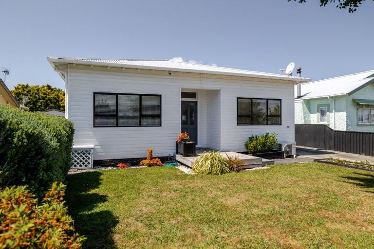 Photo of property in 43 Wood Street, Takaro, Palmerston North, 4410