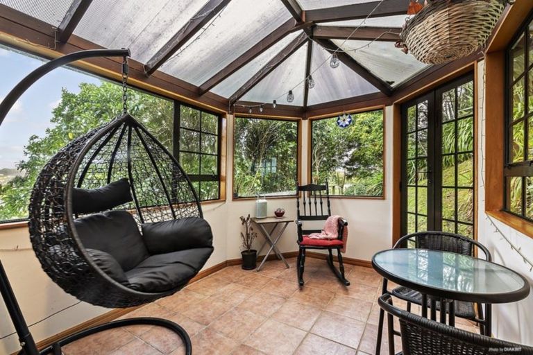 Photo of property in 17 David Crescent, Karori, Wellington, 6012