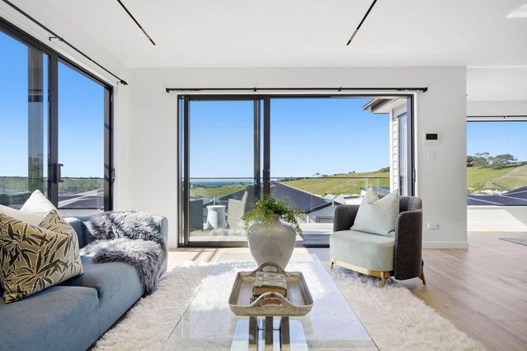 Photo of property in 57 Matangi View Drive, Orewa, 0931