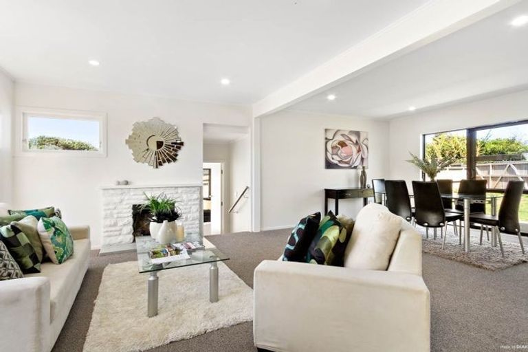 Photo of property in 27 Roby Street, Te Atatu Peninsula, Auckland, 0610