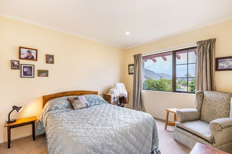 Photo of property in 22 Lakeridge Close, Rangatira Park, Taupo, 3330