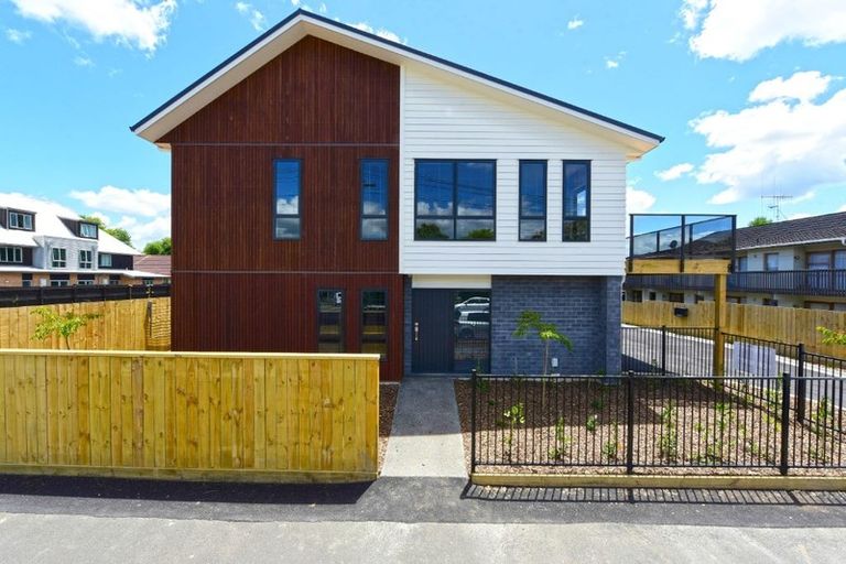 Photo of property in 2/47 Cook Street, Hamilton East, Hamilton, 3216