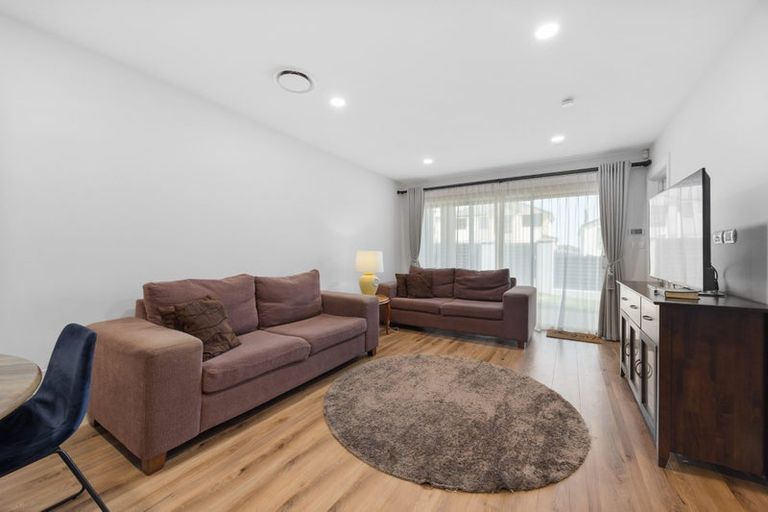 Photo of property in 2 Drumnaconagher Road, Flat Bush, Auckland, 2019