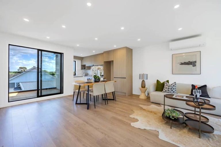 Photo of property in 4/8 Sheehan Road, Te Atatu South, Auckland, 0610