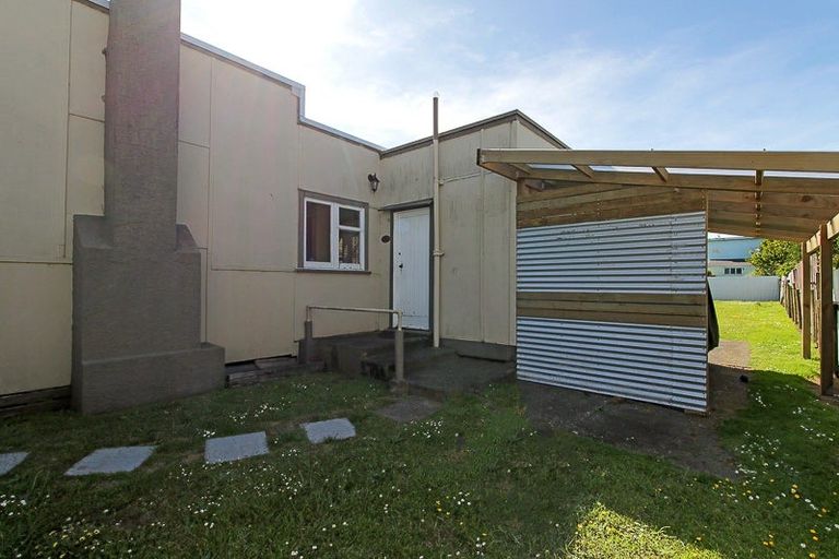 Photo of property in 11 Linklater Avenue, Foxton Beach, Foxton, 4815