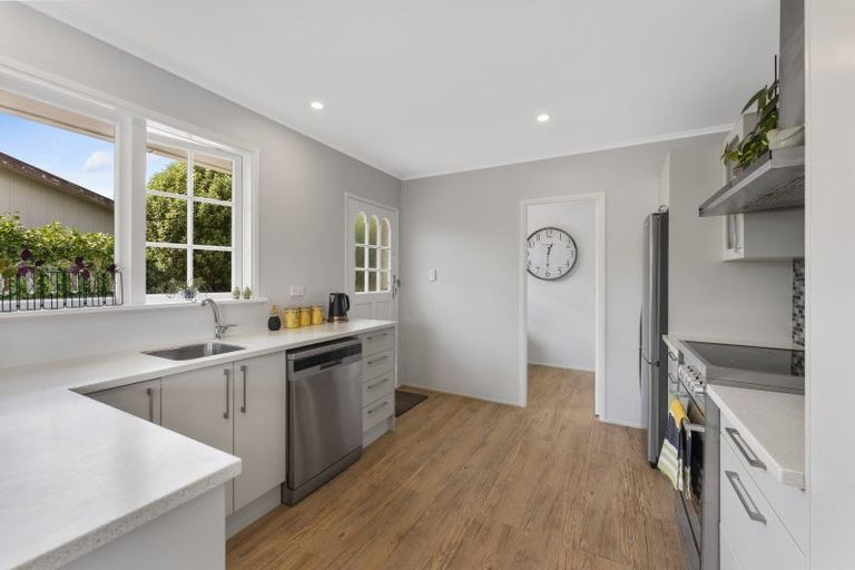 Photo of property in 15 Sunbrae Drive, Silverstream, Upper Hutt, 5019