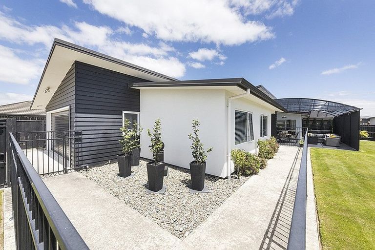 Photo of property in 2 Morocco Terrace, Kelvin Grove, Palmerston North, 4414