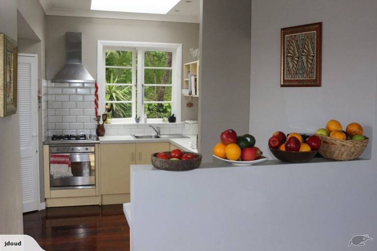 Photo of property in 5 Thorby Street, Northland, Wellington, 6012