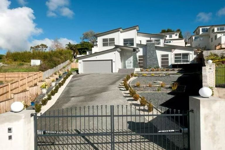 Photo of property in 44 Borneo Drive, Fairview Heights, Auckland, 0632