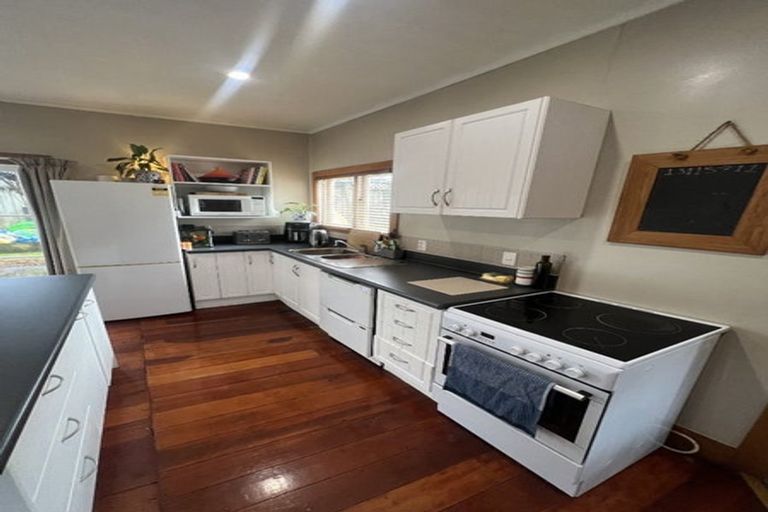 Photo of property in 12 Hinau Street, Maeroa, Hamilton, 3200