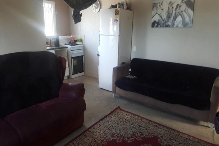 Photo of property in 7 Donovan Avenue, Massey, Auckland, 0614