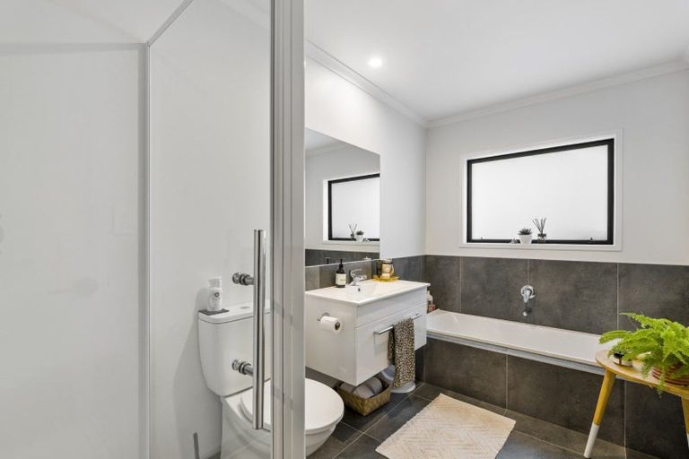 Photo of property in 38 Pakanga Grove, Pyes Pa, Tauranga, 3112