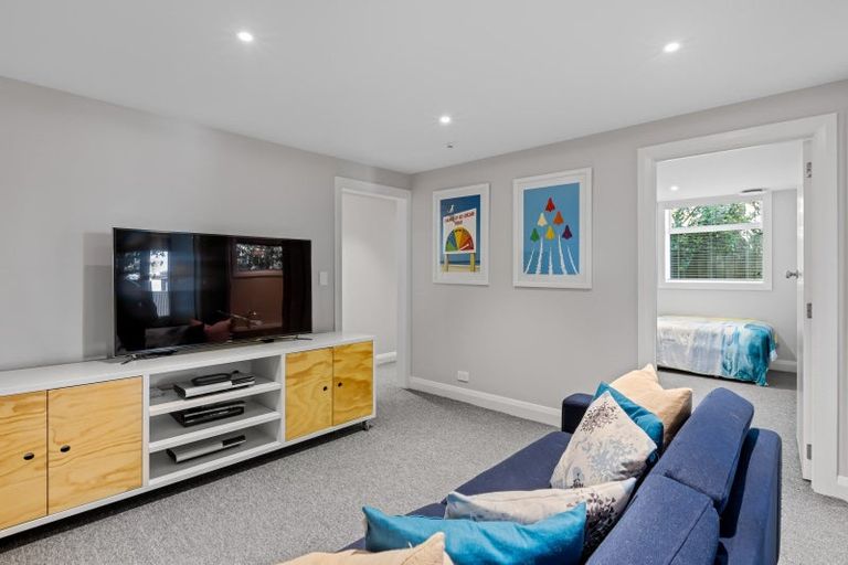 Photo of property in 21a Castor Bay Road, Castor Bay, Auckland, 0620