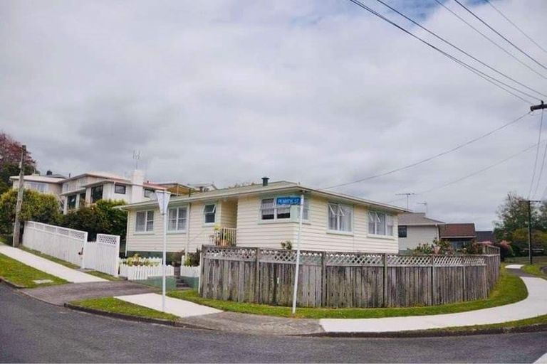 Photo of property in 2 Penrith Street, Westown, New Plymouth, 4310