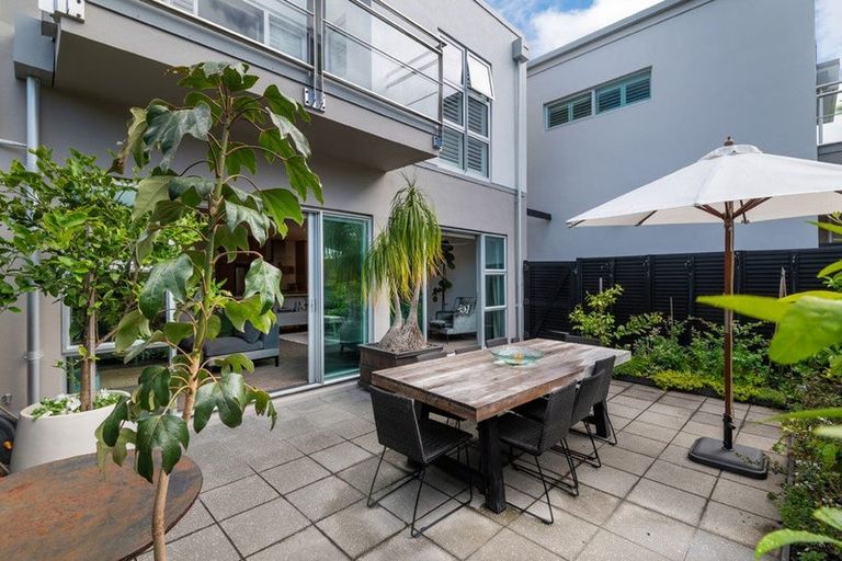 Photo of property in 7/258 Hurstmere Road, Takapuna, Auckland, 0622