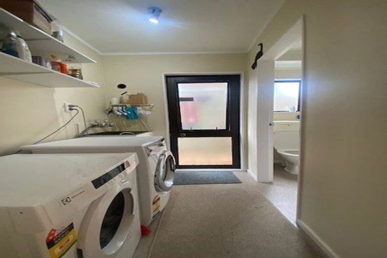 Photo of property in 207a Whites Line East, Waiwhetu, Lower Hutt, 5010