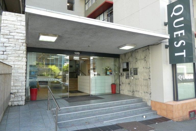 Photo of property in Terrace Garden Apartments, 9e/120 The Terrace, Wellington Central, Wellington, 6011