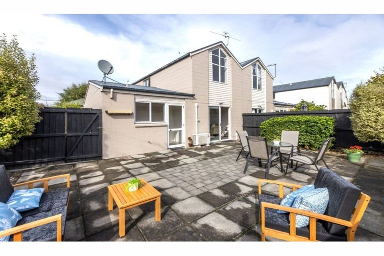 Photo of property in 1/115 Waltham Road, Sydenham, Christchurch, 8023