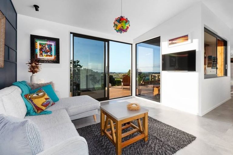 Photo of property in 221 Huia Street, Waikanae, 5391